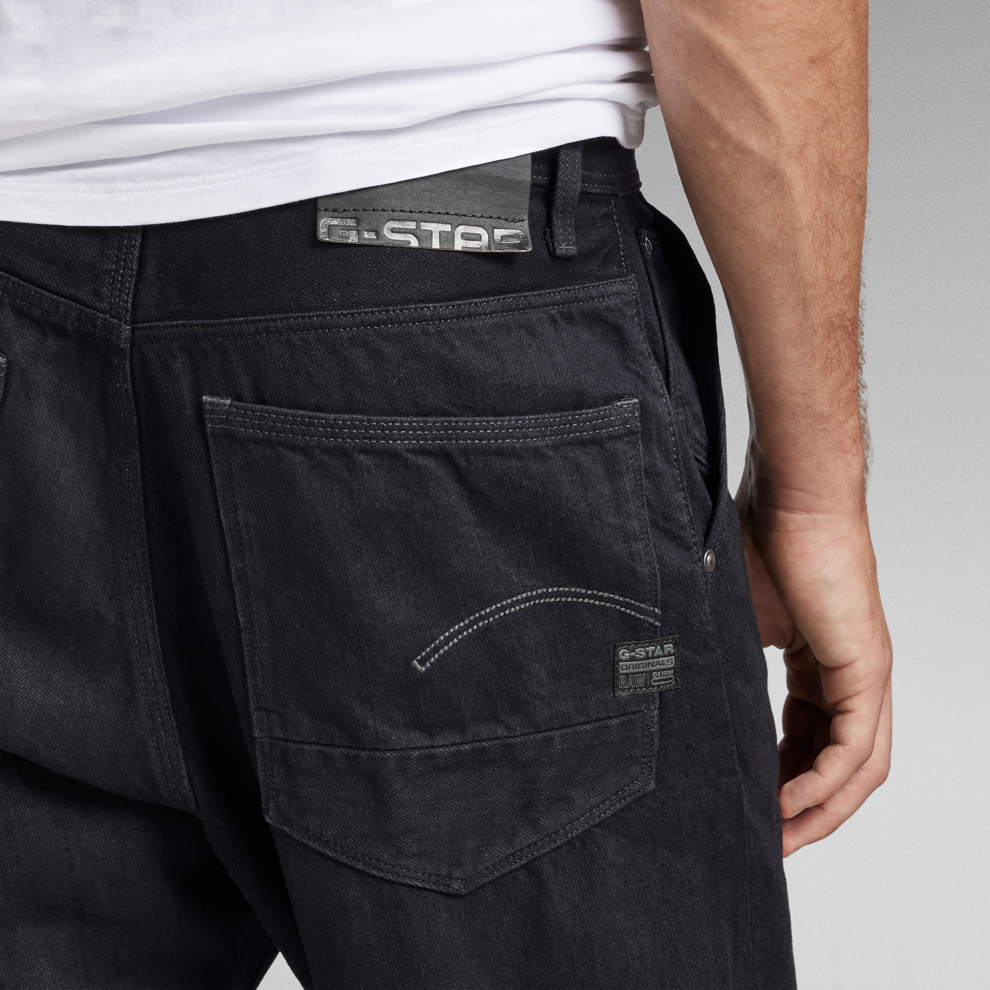 Grip 3D Relaxed Tapered Jeans | Black | G-Star RAW®