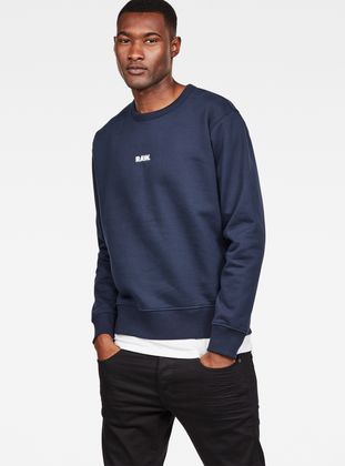 navy blue sweatshirt outfit