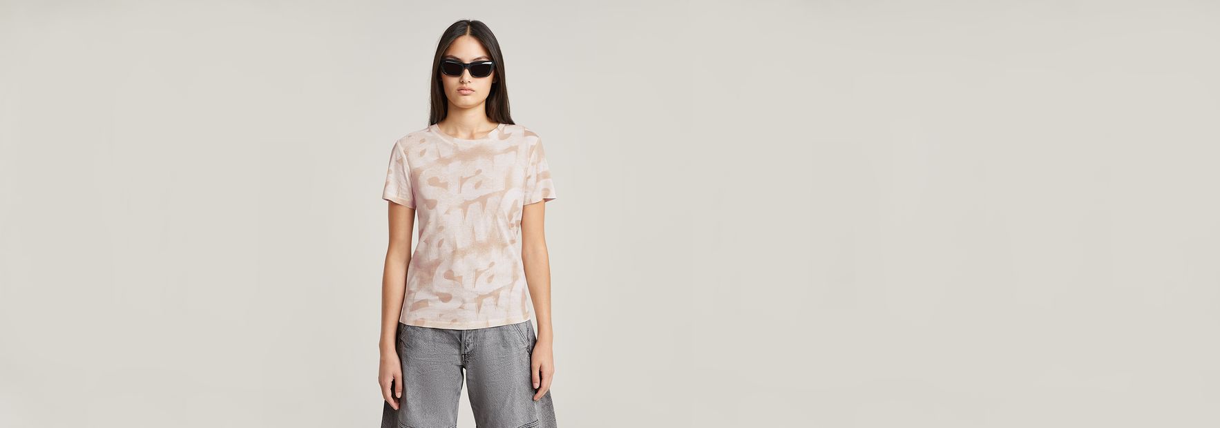 G-STAR RAW ジースターロウ D26066-C565-H317 Sprayed Letters Top ブルー レディース 半袖 プリント Tシャツ 2025年春夏 Sprayed Letters Top | マルチカラー | G-STAR® JP