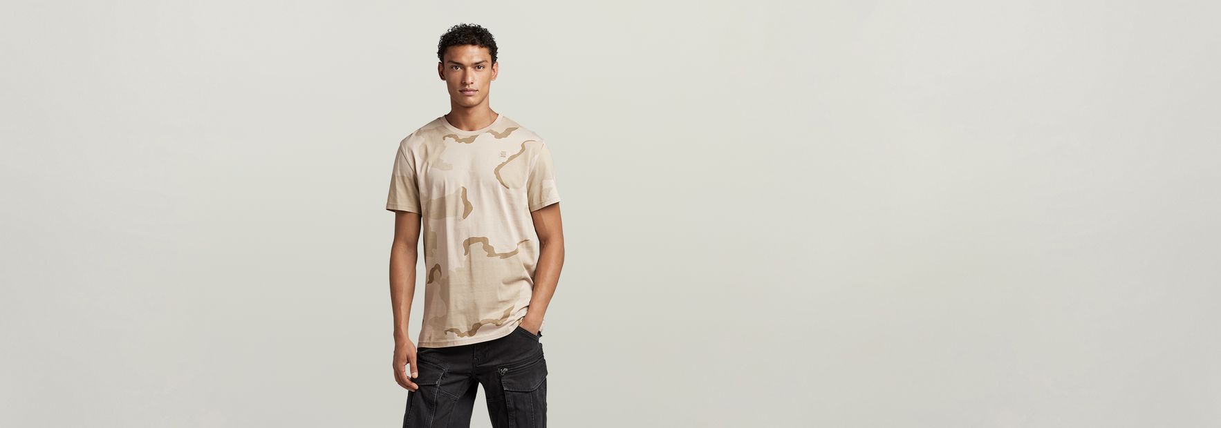 Tシャツ・カットソー TRAPSTAR Irongate T Tee Desert Camo Edition Trapstar London Irongate Tee Desert Camo Edition Tshirt
