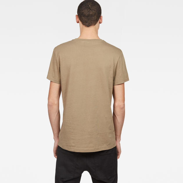 beige t shirt