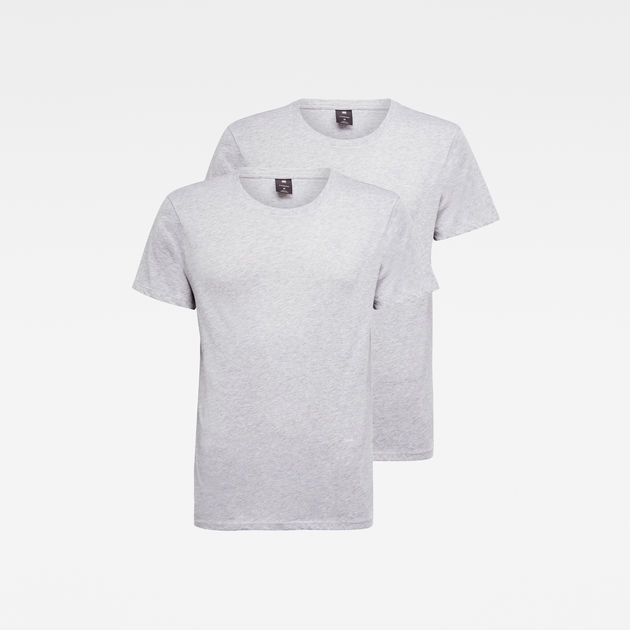 gray t shirt