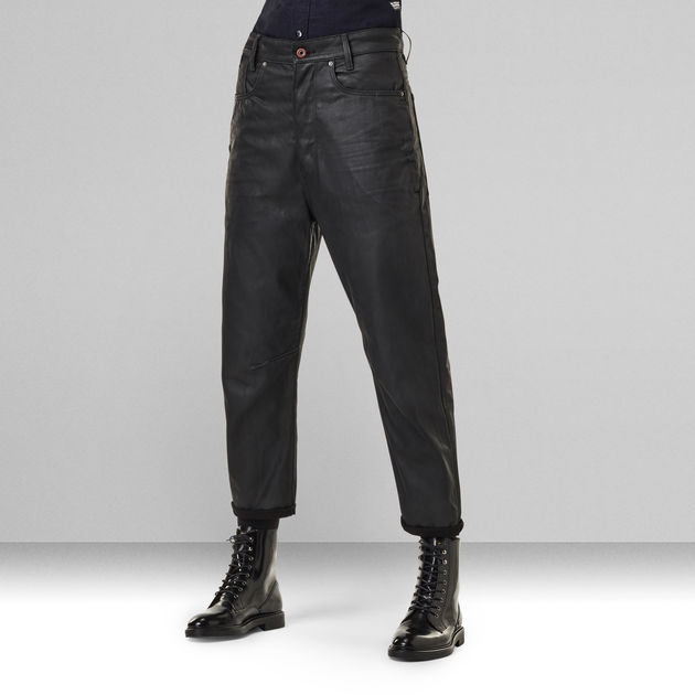 black cropped jeans