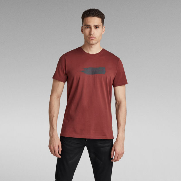 brown graphic tee