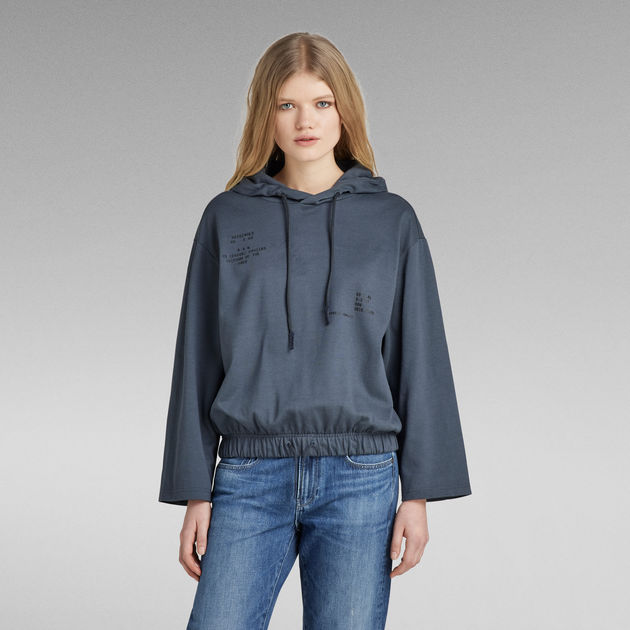 G-STAR RAW (ジースターロゥ) TEXT PRINT HOODED LOOSE SWEATER (テキストプリント フード付き ルーズセーター ) サステナブル プルオーバーパーカー G-STAR RAW (ジースターロゥ) POCKET DETAIL LOOSE HOODED
