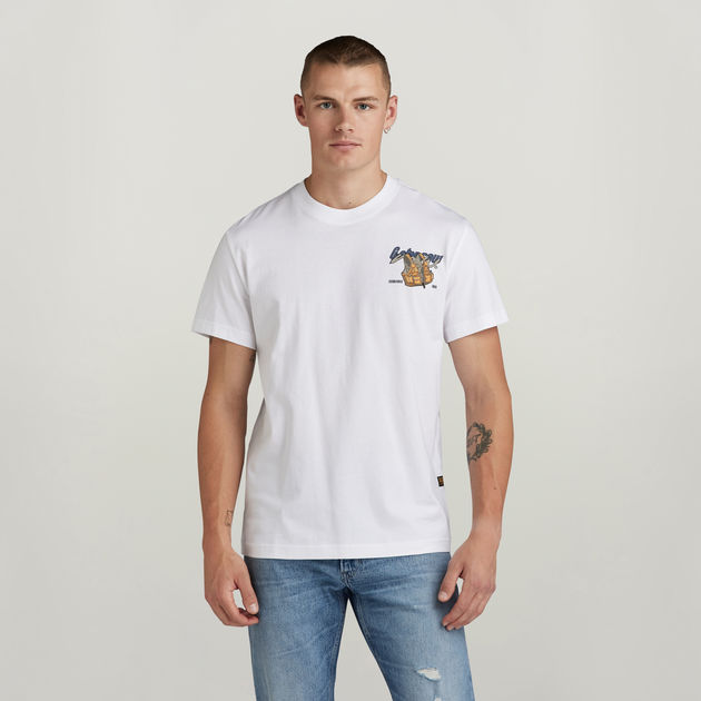 white & gray graphic tee