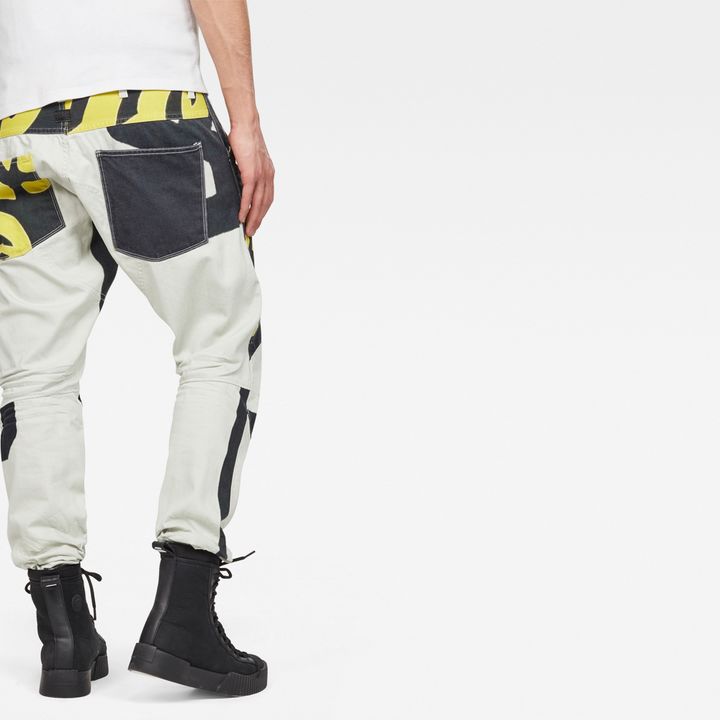 5622 3D Tapered Color Jeans