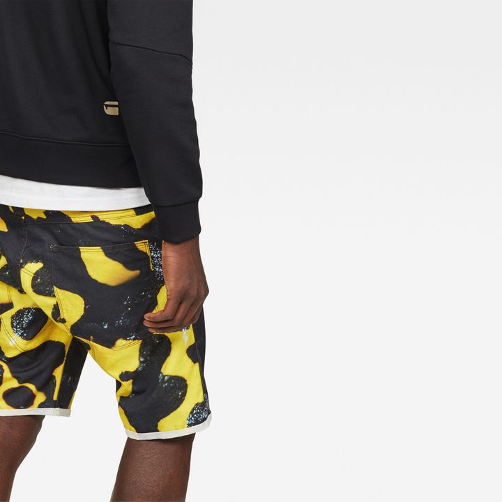 5621 tapered men's shorts best sale