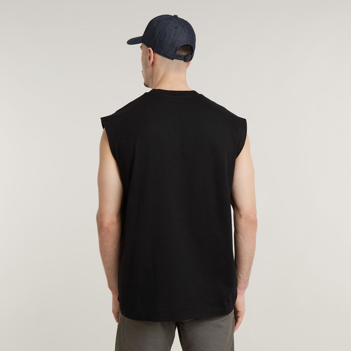 Sleeveless t shirt online top