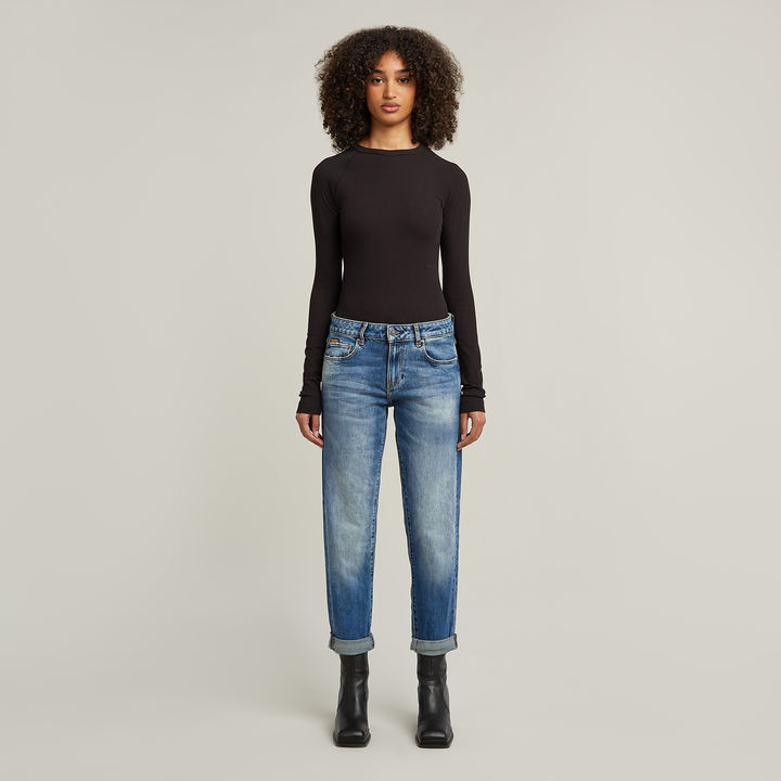 Sweater and boyfriend jeans on sale