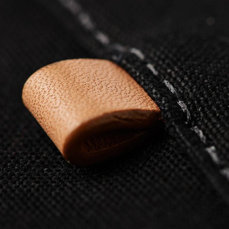 G-Star RAW® Zalos Leather Clutch Beige fabric shot