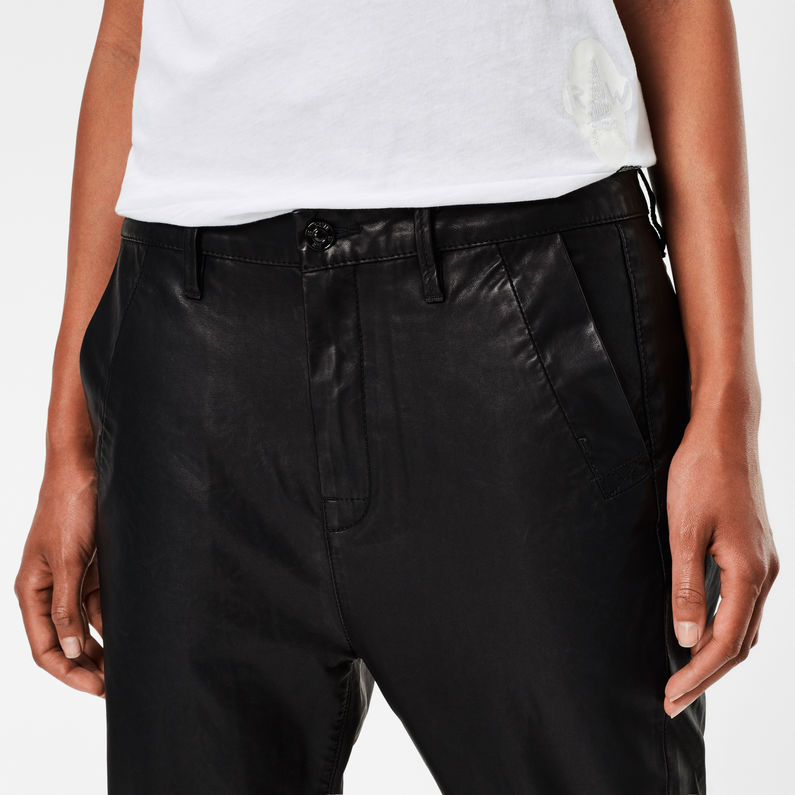 G-Star RAW® Bronson Low Waist Boyfriend Jog Chino Schwarz detail shot