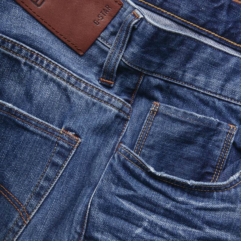 G-STAR® 3301 Tapered 1/2 Length Shorts Mittelblau detail shot buckle