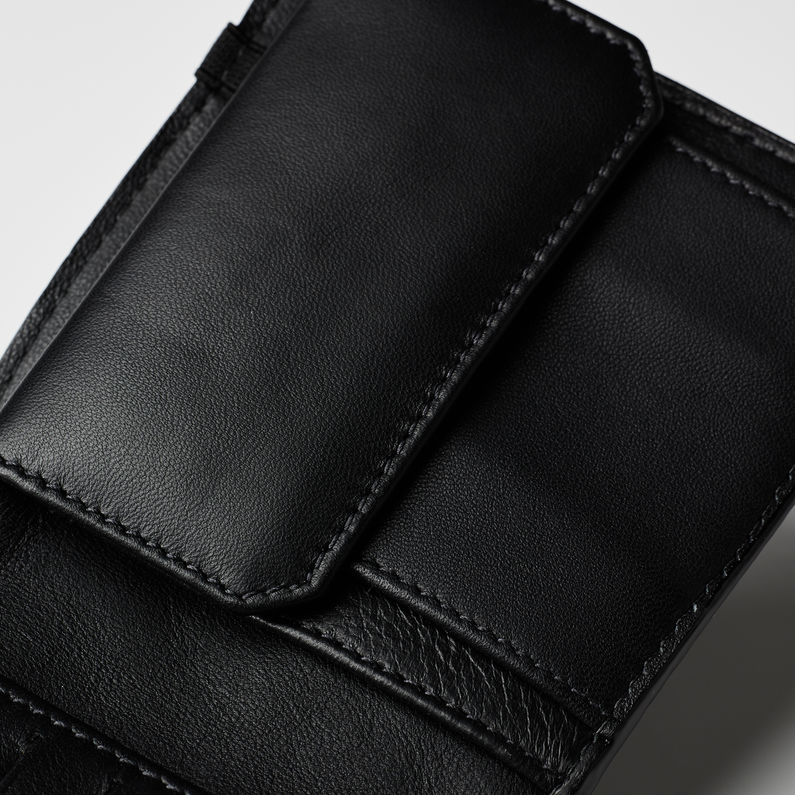 G-Star RAW® Zioks Leather Wallet Black detail shot