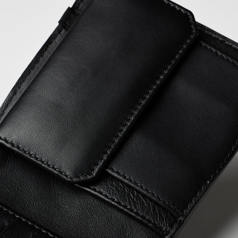 G-STAR® Zioks Leather Wallet Black detail shot