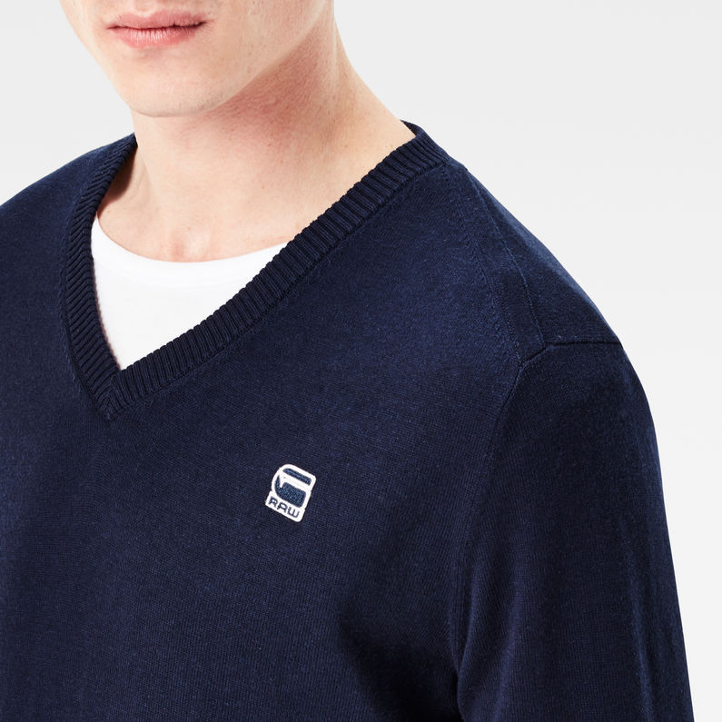 G-Star RAW® Core V-Neck Knit Pullover Bleu foncé detail shot