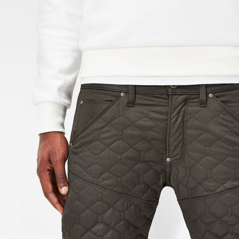 G-Star RAW® 5620 G-Star Elwood Quilted 3D Tapered Pants Grau detail shot buckle