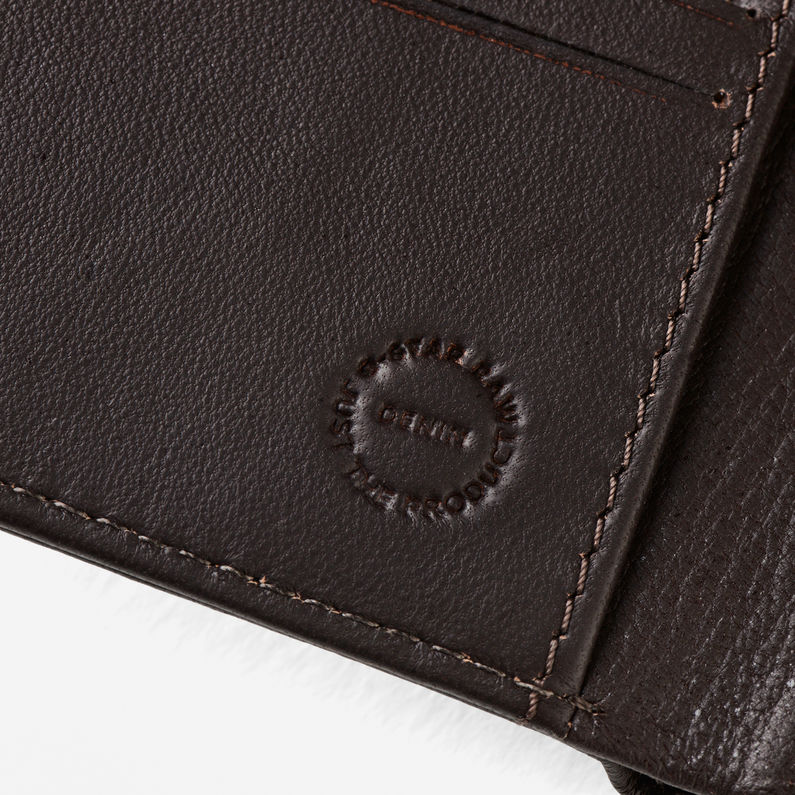 G-Star RAW® Cart Leather Wallet Brown detail shot