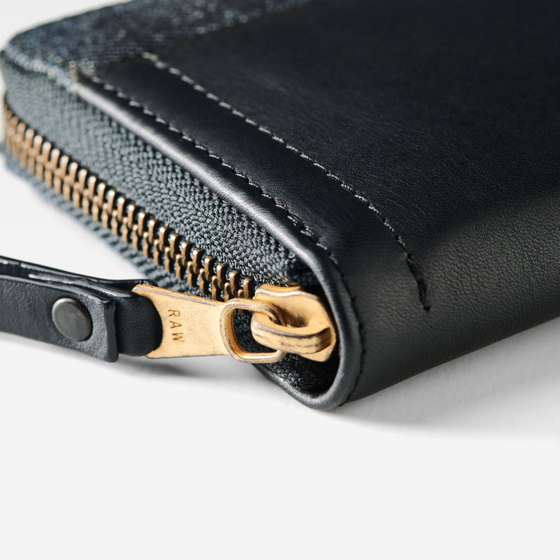 G-Star RAW® Mozoe Zipper Wallet Black detail shot