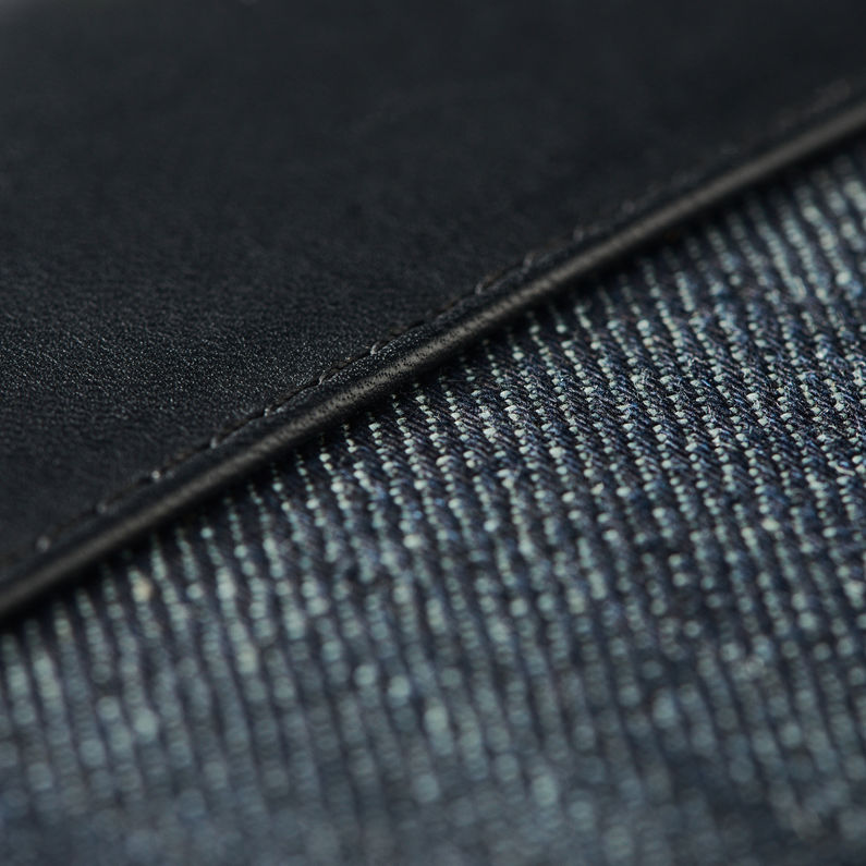 G-Star RAW® Mozoe Zipper Wallet Black fabric shot