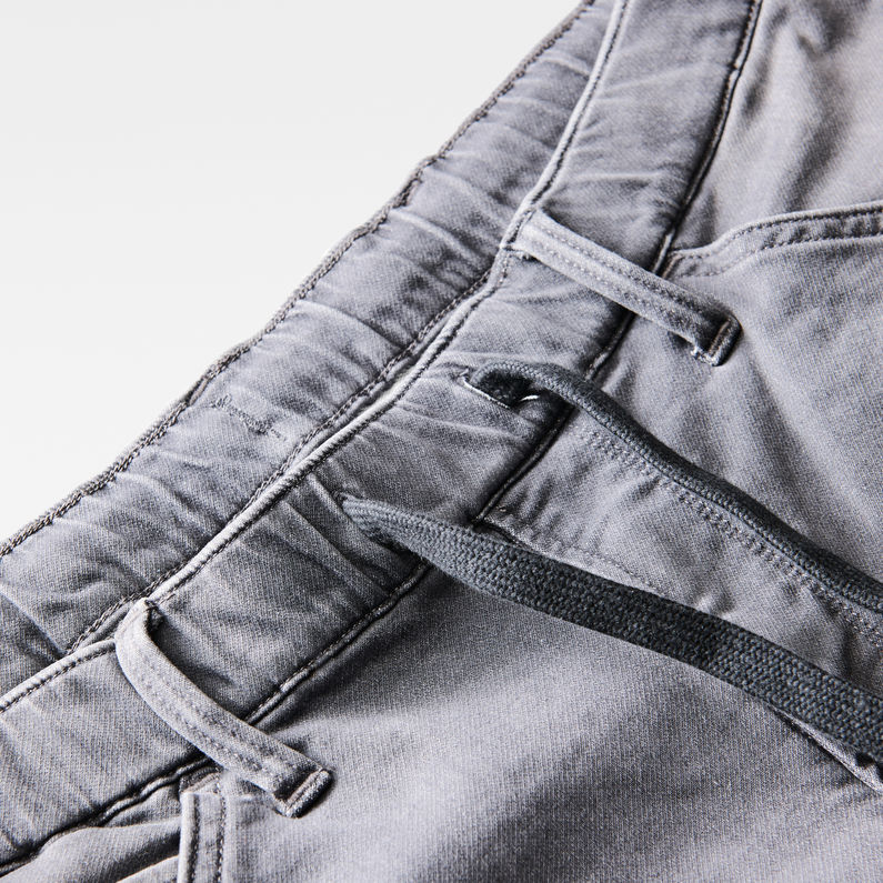 G-STAR® 5621 3D Sport 1/2 Length Tapered Shorts Medium blue detail shot