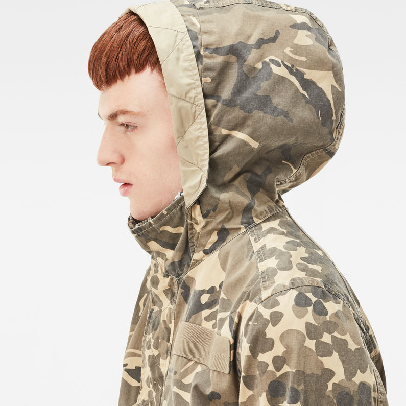 G-STAR® Batt Hooded Short Loose Parka Beige detail shot