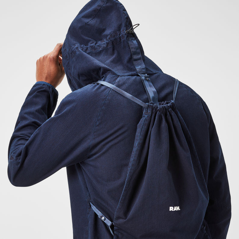 G-Star RAW® Strett Hooded Gymbag Jacket Bleu foncé detail shot