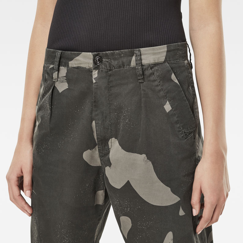 G-Star RAW® Bronson Pleat 3D Mid Waist Loose Chino Grün detail shot