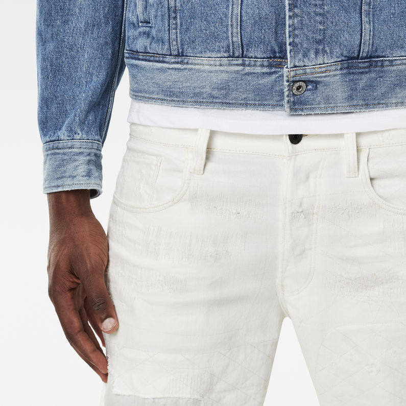 G-Star RAW® 3301 Moto-Restored 1/2 Length Shorts White detail shot buckle