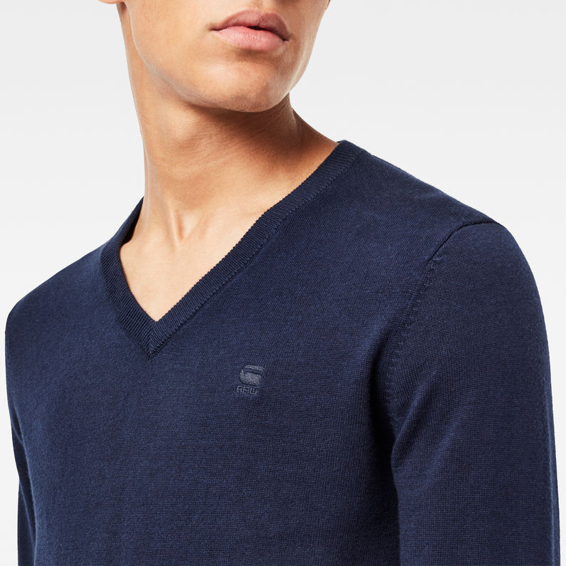 G-Star RAW® Core V-Neck Knit Bleu foncé detail shot