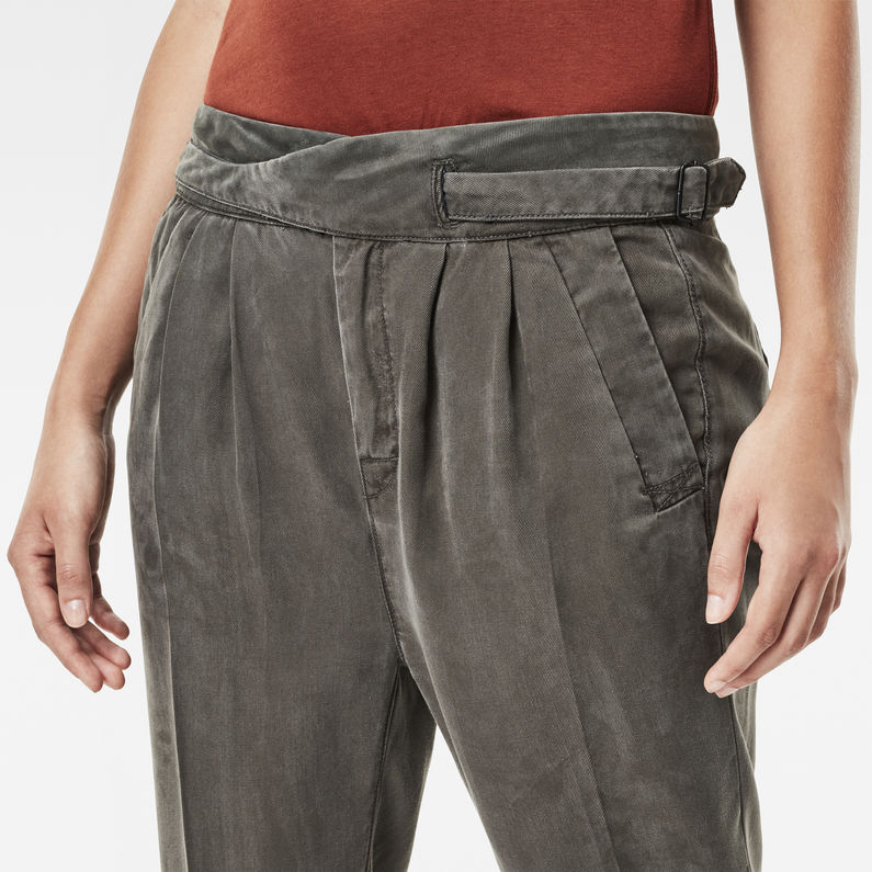 G-STAR® Bronson Army Mid Waist Boyfriend Chino Grau detail shot