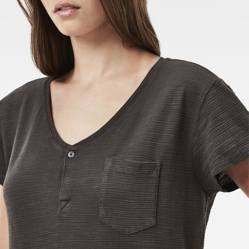 G-Star RAW® Nola Straight Granddad T-Shirt Grey detail shot