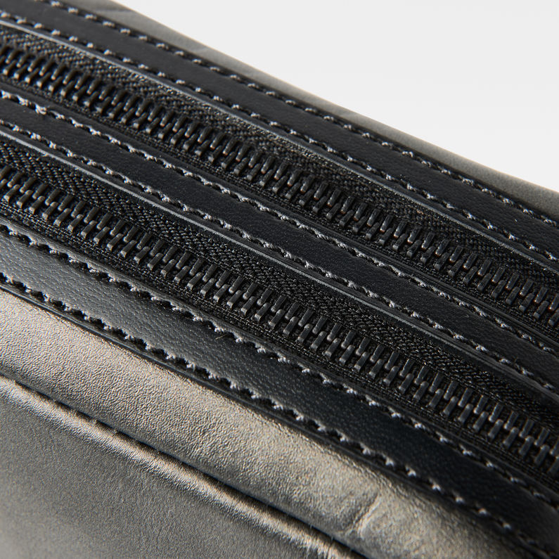 G-Star RAW® Mozoe Small Leather Shoulderbag Schwarz inside view