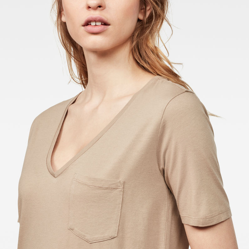G-Star RAW® Ovvela Straight Deep V-Neck T-Shirt Beige detail shot