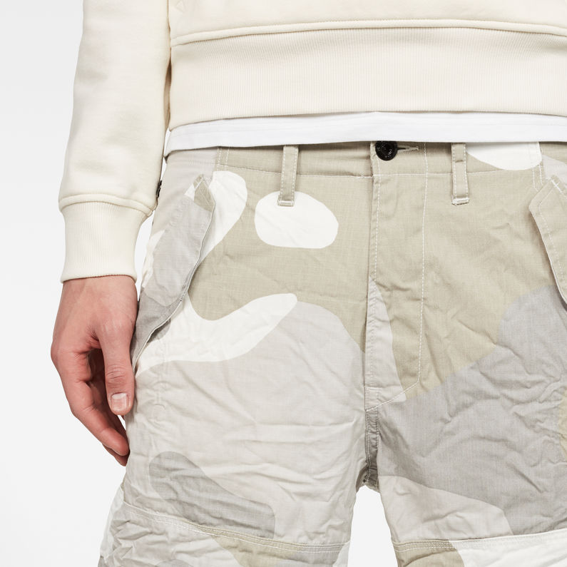G-Star RAW® Rovic Deconstructed Loose 1/2-Length Shorts Gris detail shot