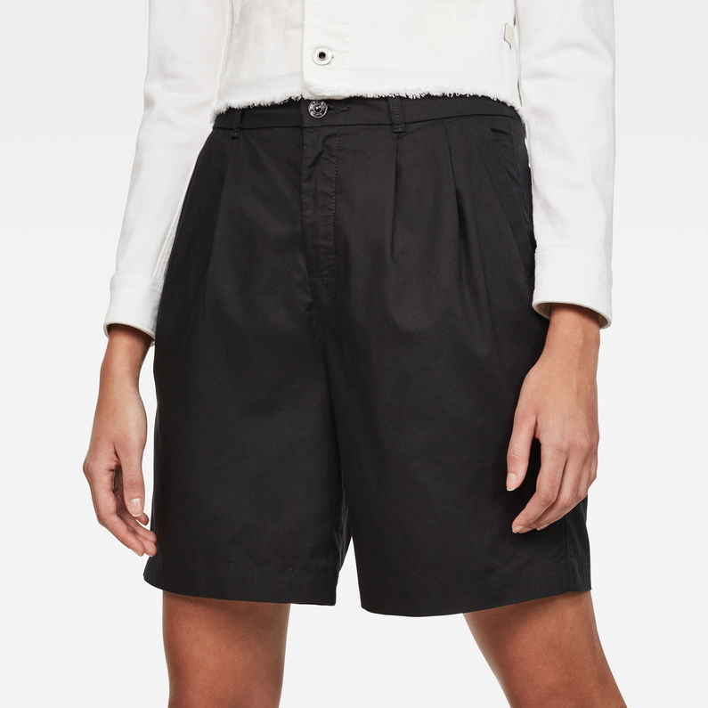 G-Star RAW® Bronson High Waist waist Loose Pleated Bermuda Shorts Black detail shot buckle