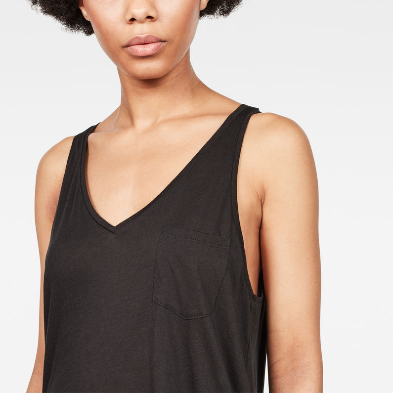 G-Star RAW® Dyv Pocket Straight Deep V-Neck Singlet Schwarz detail shot