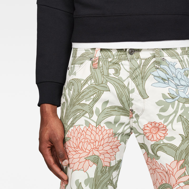 G-Star RAW® 5621 Tapered Men's Shorts Green detail shot buckle