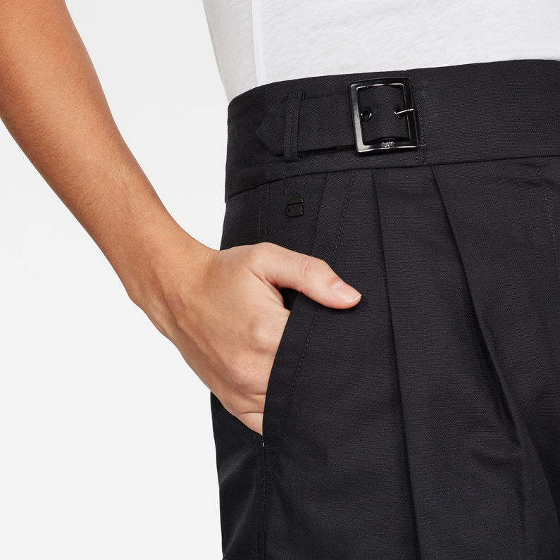 G-Star RAW® Bristum Pleated High waist Bermuda Shorts Black detail shot