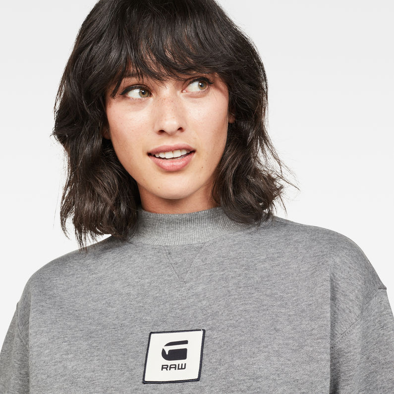 G-Star RAW® Bilbi Box Logo Funnel Sweat Gris detail shot