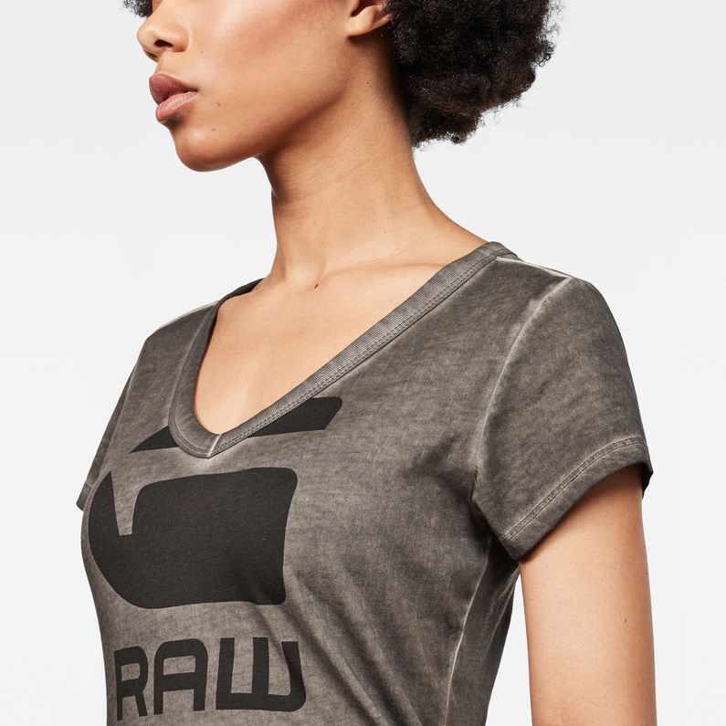G-Star RAW® Suphe Slim V-Neck T-Shirt Grey detail shot