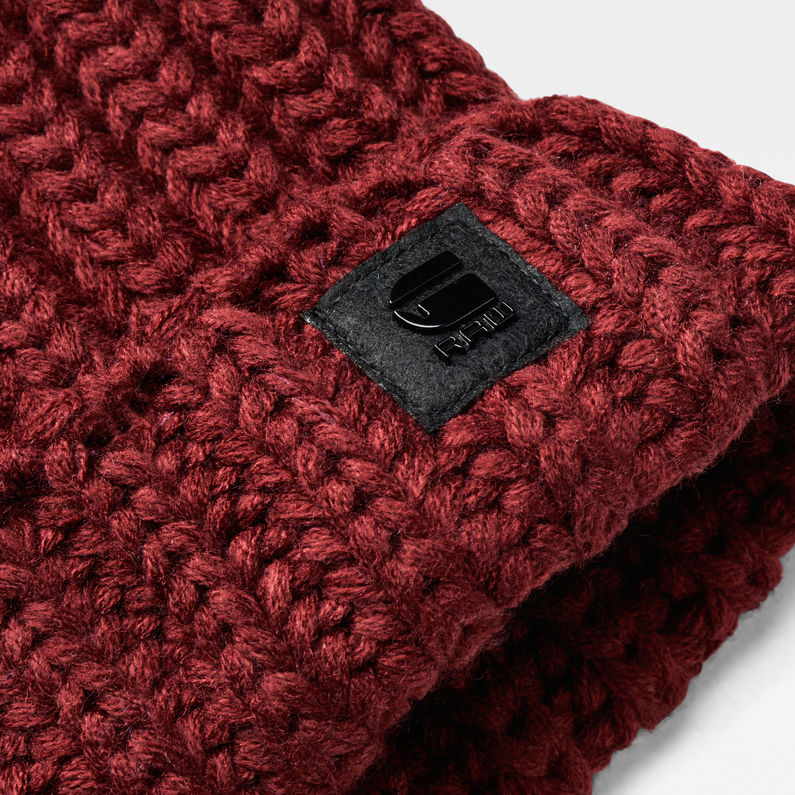G-STAR® Venetio Beanie Red detail shot buckle