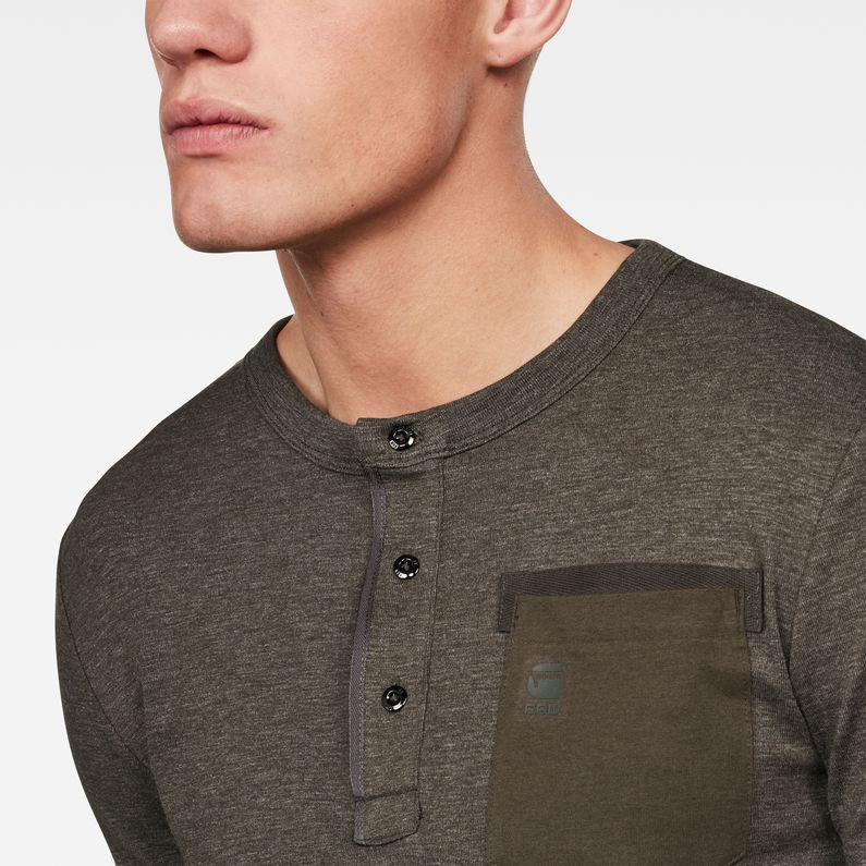 G-Star RAW® Classic Granddad Pocket T-Shirt Gris detail shot