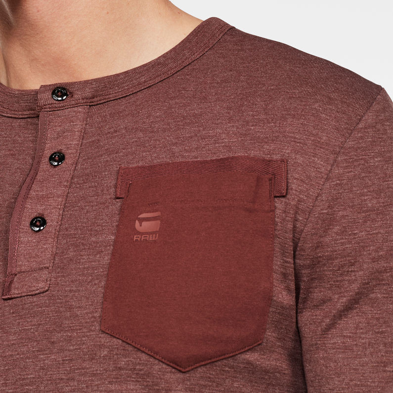 G-Star RAW® Classic Granddad Pocket T-Shirt Red detail shot
