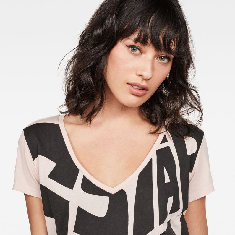 G-Star RAW® Graphic 50 V-Neck T-Shirt Pink detail shot