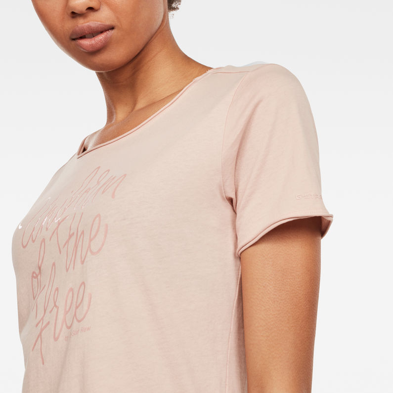 G-Star RAW® Graphic 18 Mysid Slim T-Shirt Pink detail shot