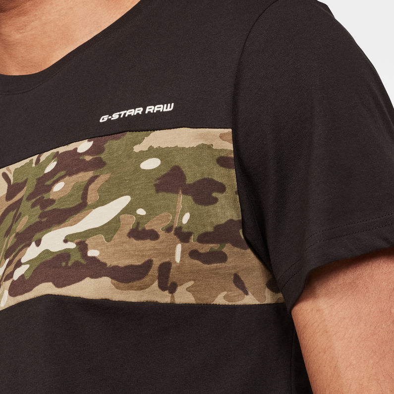 G-Star RAW® Camiseta Moat Camo Block Negro detail shot