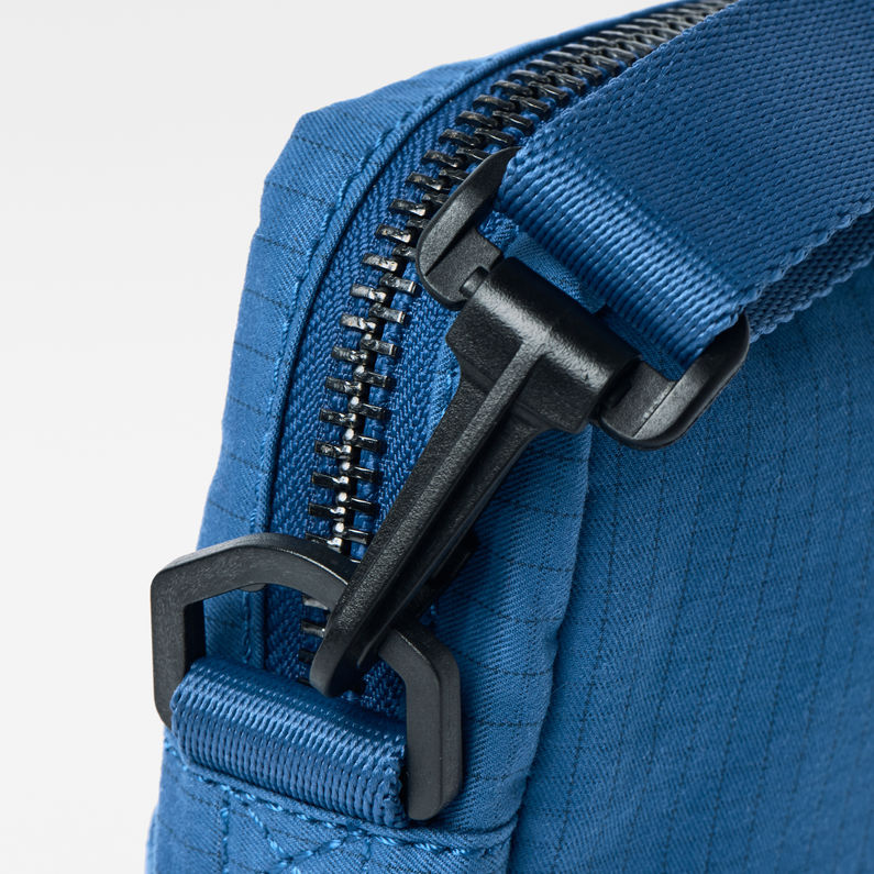 G-Star RAW® Estan Sport Pouch Bleu moyen detail shot