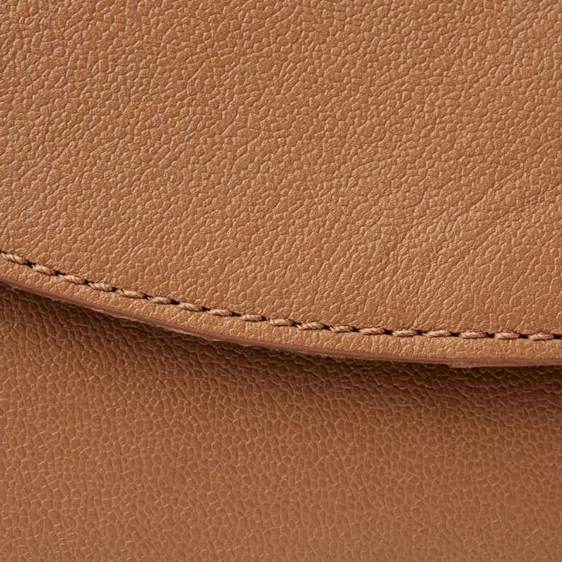G-Star RAW® Khoma Small Shoulderbag Leather Brun fabric shot