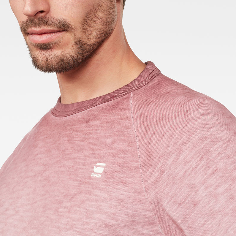 G-Star RAW® T-shirt Valtoras Overdyed Raglan Rouge detail shot